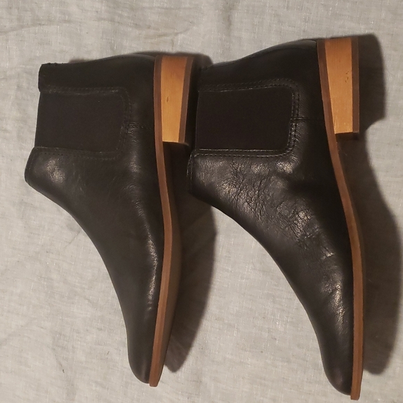 Frye&Co Booties - Picture 4 of 4